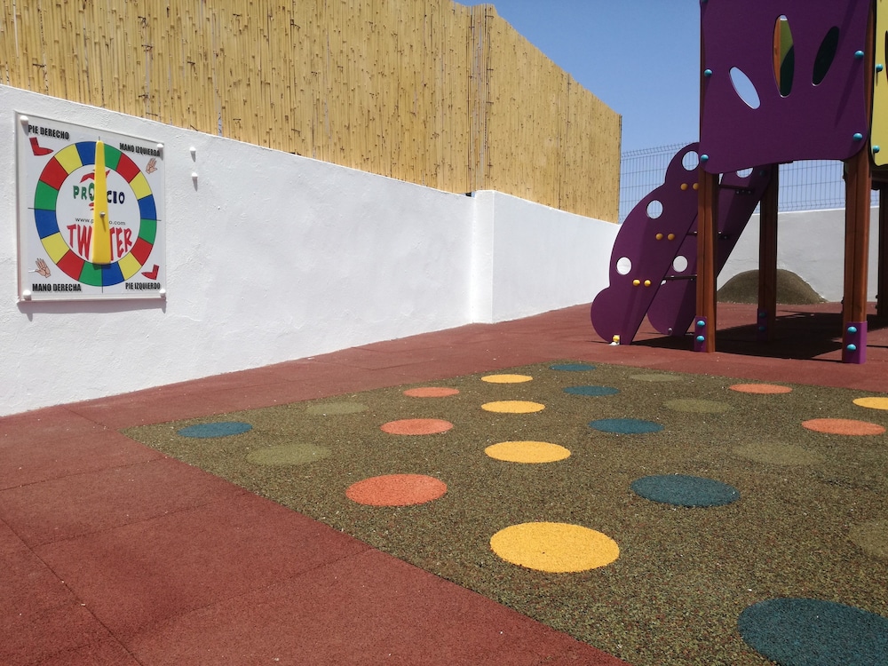 Apartamentos Acuario Sol — Attractions for children in Puerto del Carmen, Canary Islands