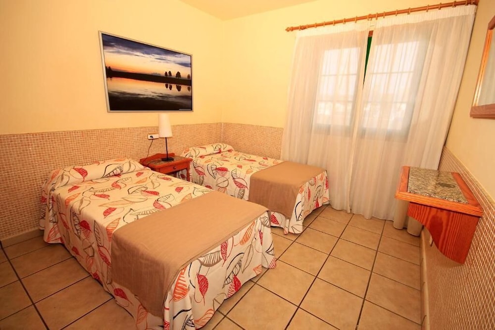 Apartamentos Acuario Sol — Hotel rooms in Puerto del Carmen, Canary Islands