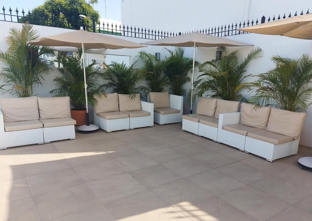Apartamentos Acuario Sol — Restaurant & bars in Puerto del Carmen, Canary Islands