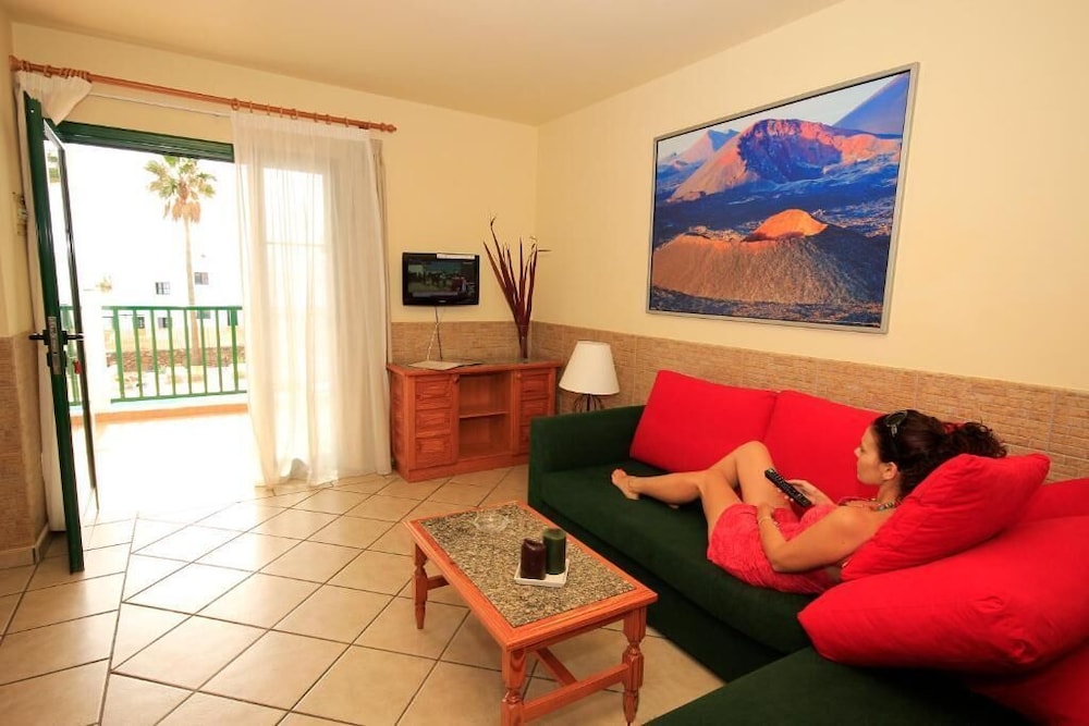 Apartamentos Acuario Sol — Hotel rooms in Puerto del Carmen, Canary Islands