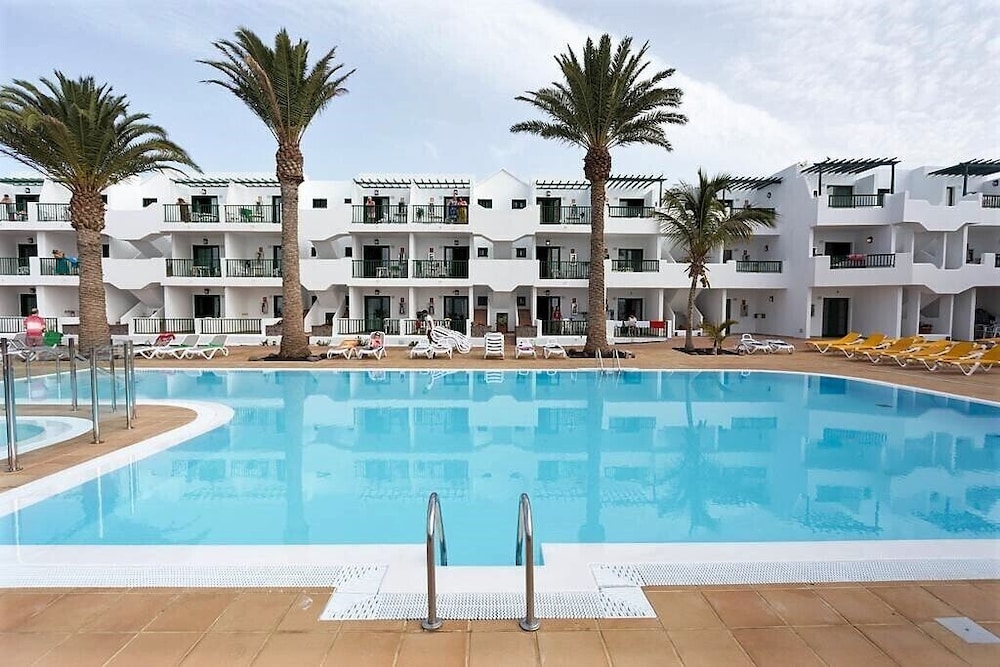 Apartamentos Acuario Sol — Main photo in Puerto del Carmen, Canary Islands