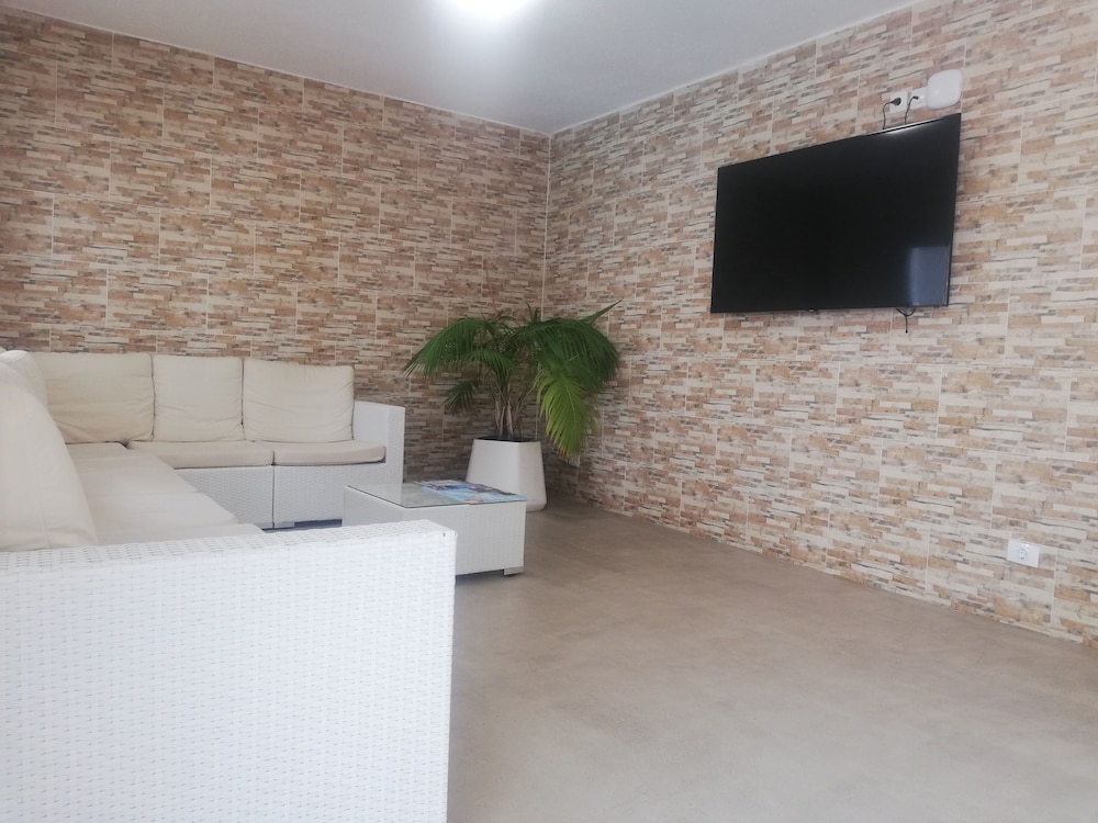 Apartamentos Acuario Sol — Hotel rooms in Puerto del Carmen, Canary Islands