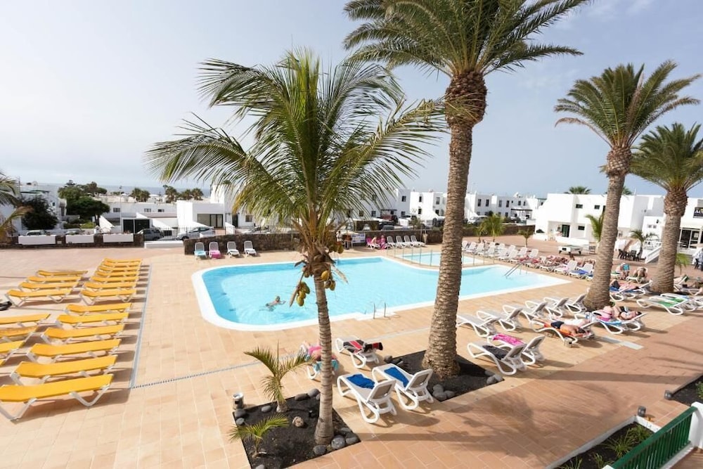 Apartamentos Acuario Sol — Beach in Puerto del Carmen, Canary Islands