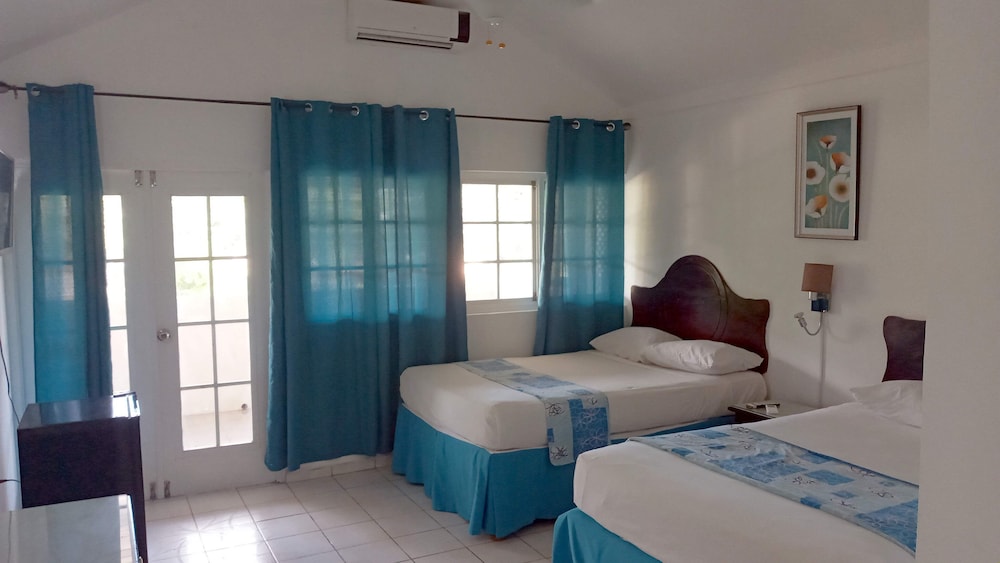 Negril Beach Club — Hotel rooms in Negril