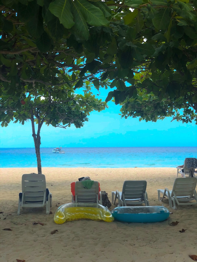 Negril Beach Club — Beach in Negril