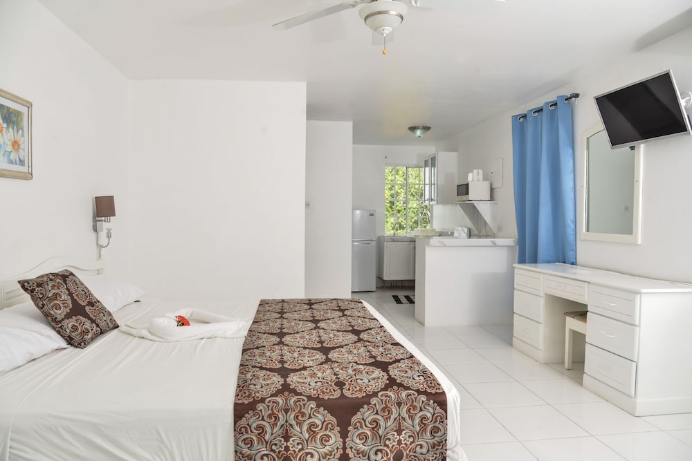 Negril Beach Club — Hotel rooms in Negril