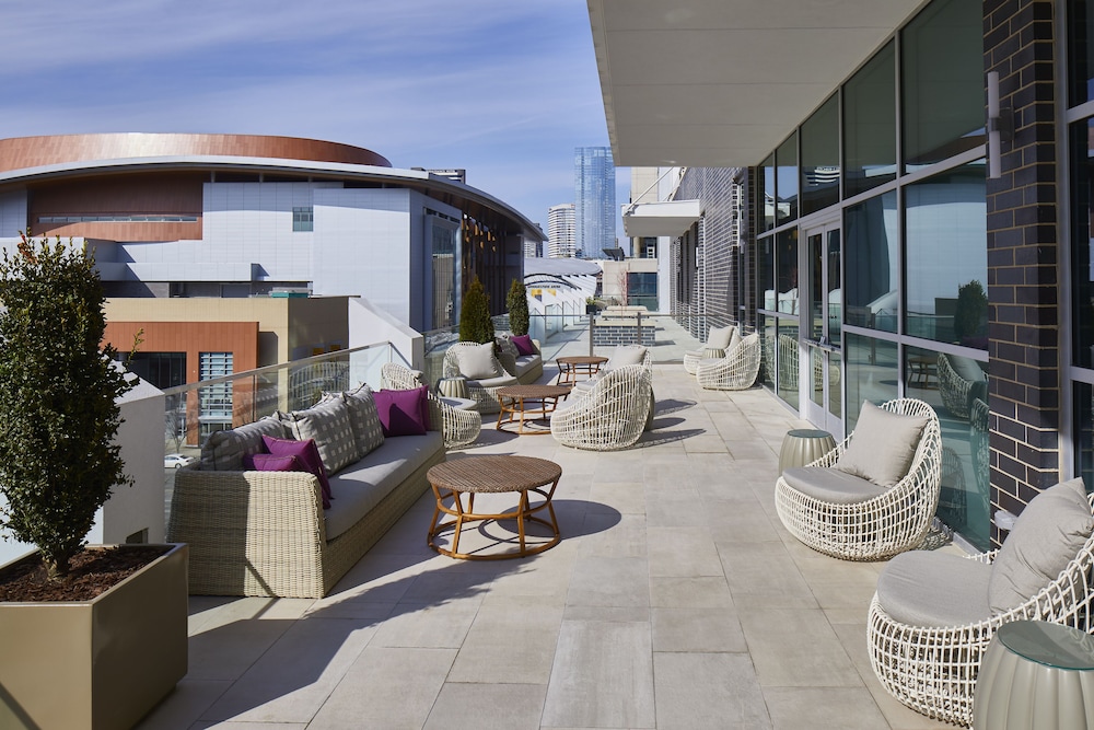Residence Inn by Marriott Nashville Downtown/Convention Center — Restaurant & bars in Nashville, Tennessee
