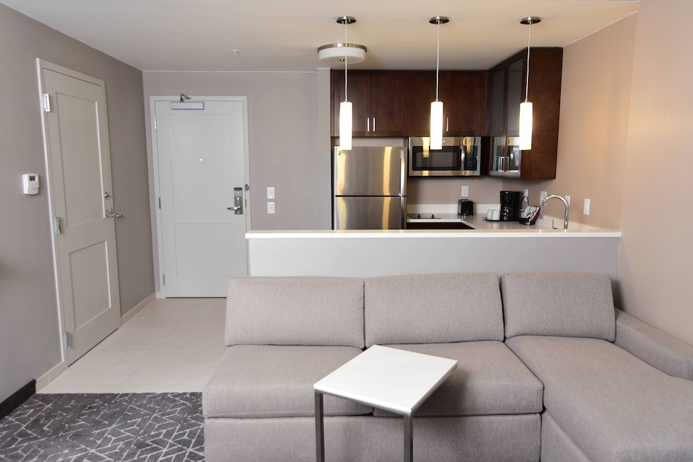 Residence Inn by Marriott Nashville Downtown/Convention Center — Hotel rooms in Nashville, Tennessee