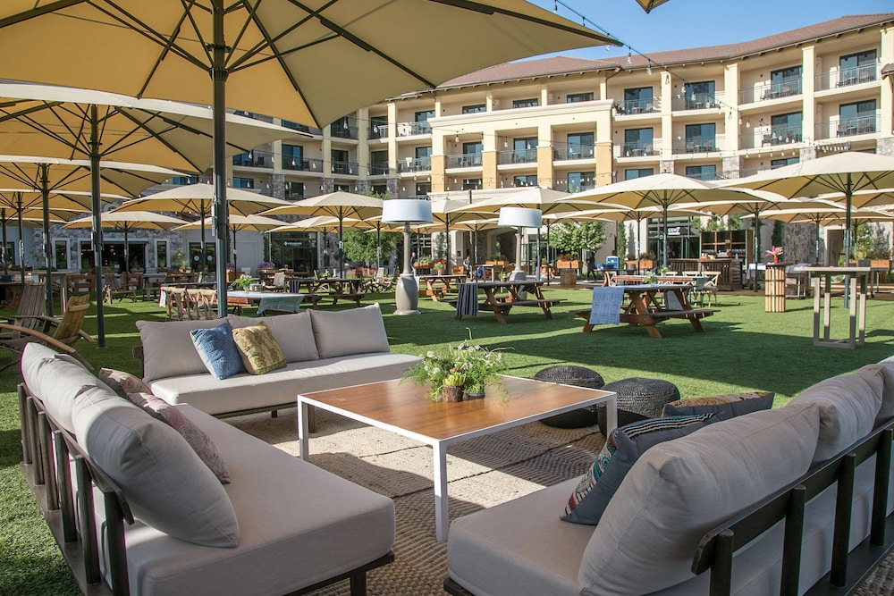 The Meritage Resort and Spa — Hotel building in Napa, California