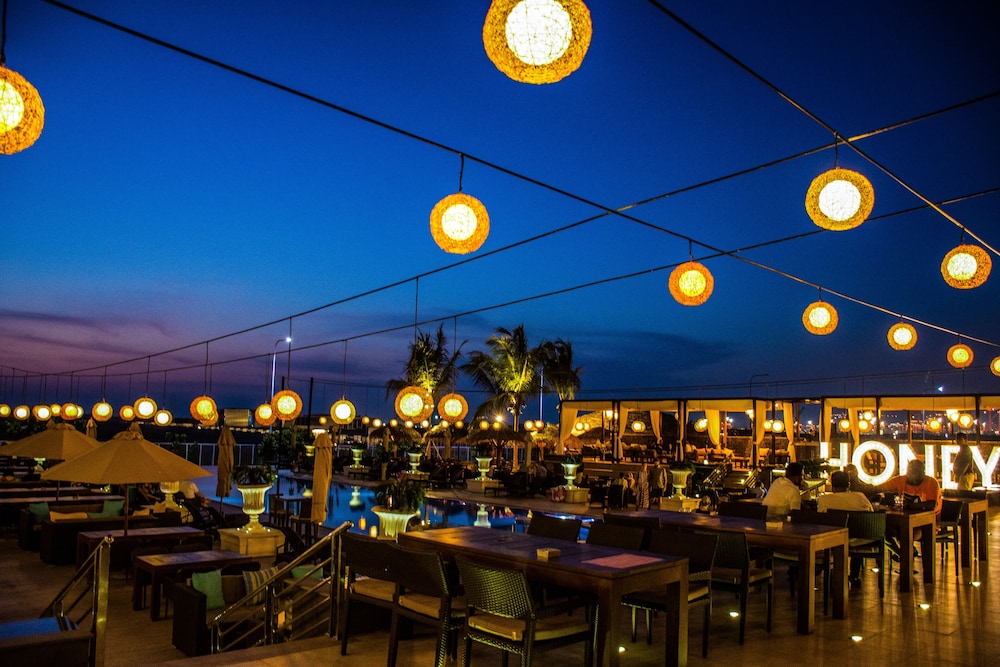 The Kingsbury Colombo — Restaurant & bars in Colombo, Western Province