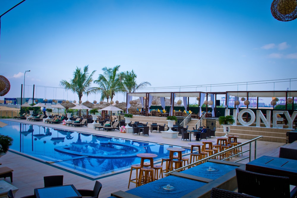 The Kingsbury Colombo — Swimming pool in Colombo, Western Province