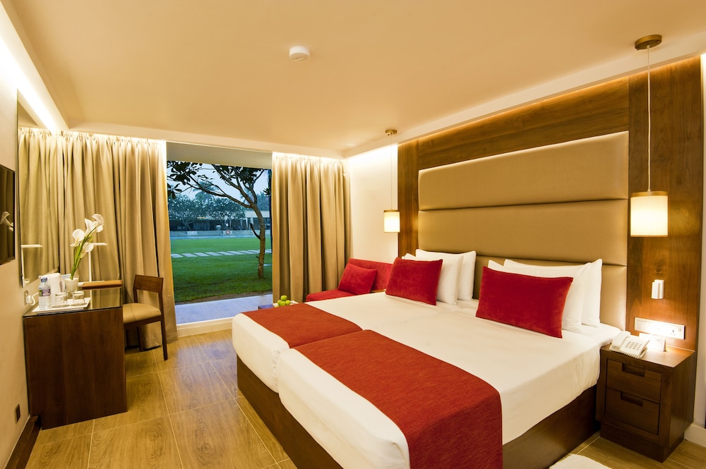 Pegasus Reef - A Beach Resort in Colombo — Hotel rooms in Wattala, Western Province