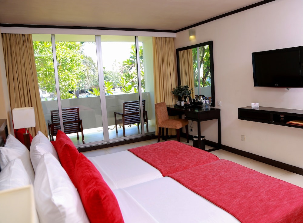 Pegasus Reef - A Beach Resort in Colombo — Hotel rooms in Wattala, Western Province