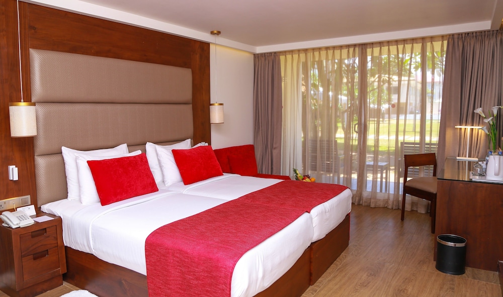 Pegasus Reef - A Beach Resort in Colombo — Hotel rooms in Wattala, Western Province
