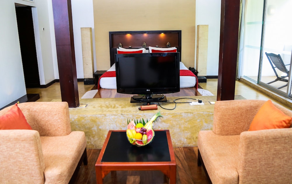 Pegasus Reef - A Beach Resort in Colombo — Hotel rooms in Wattala, Western Province