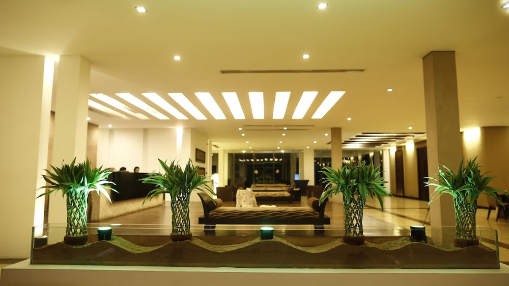 Pegasus Reef - A Beach Resort in Colombo — Hotel building in Wattala, Western Province