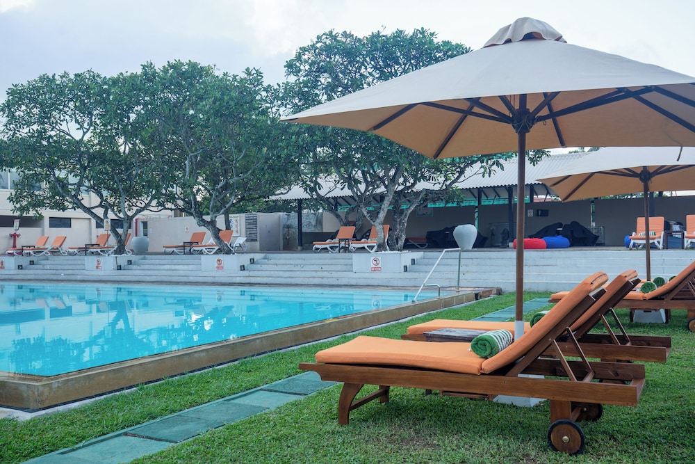 Pegasus Reef - A Beach Resort in Colombo — Swimming pool in Wattala, Western Province