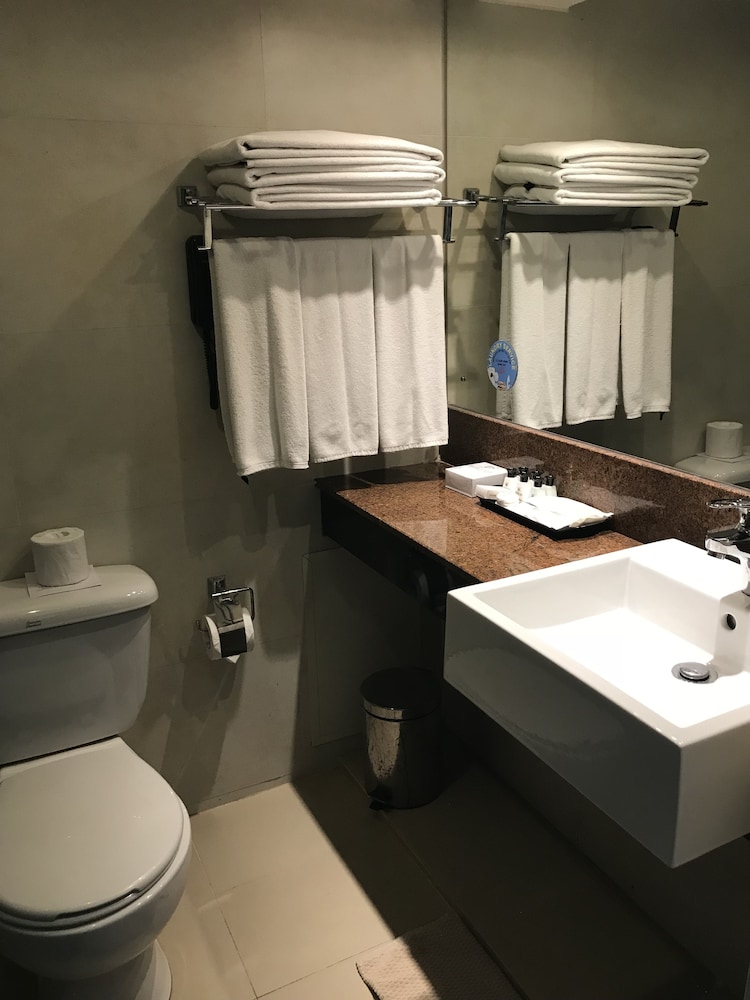 Pegasus Reef - A Beach Resort in Colombo — Hotel rooms in Wattala, Western Province