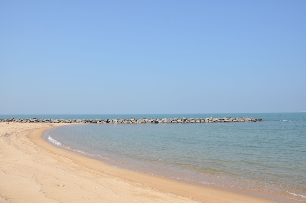 Pegasus Reef - A Beach Resort in Colombo — Beach in Wattala, Western Province