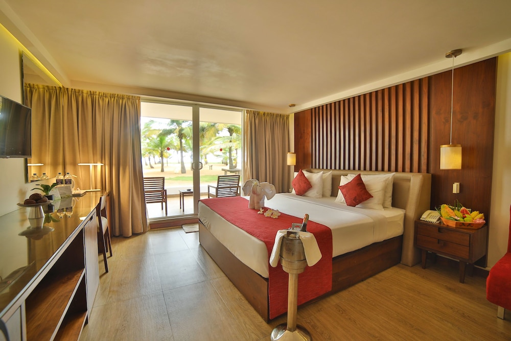Pegasus Reef - A Beach Resort in Colombo — Hotel rooms in Wattala, Western Province