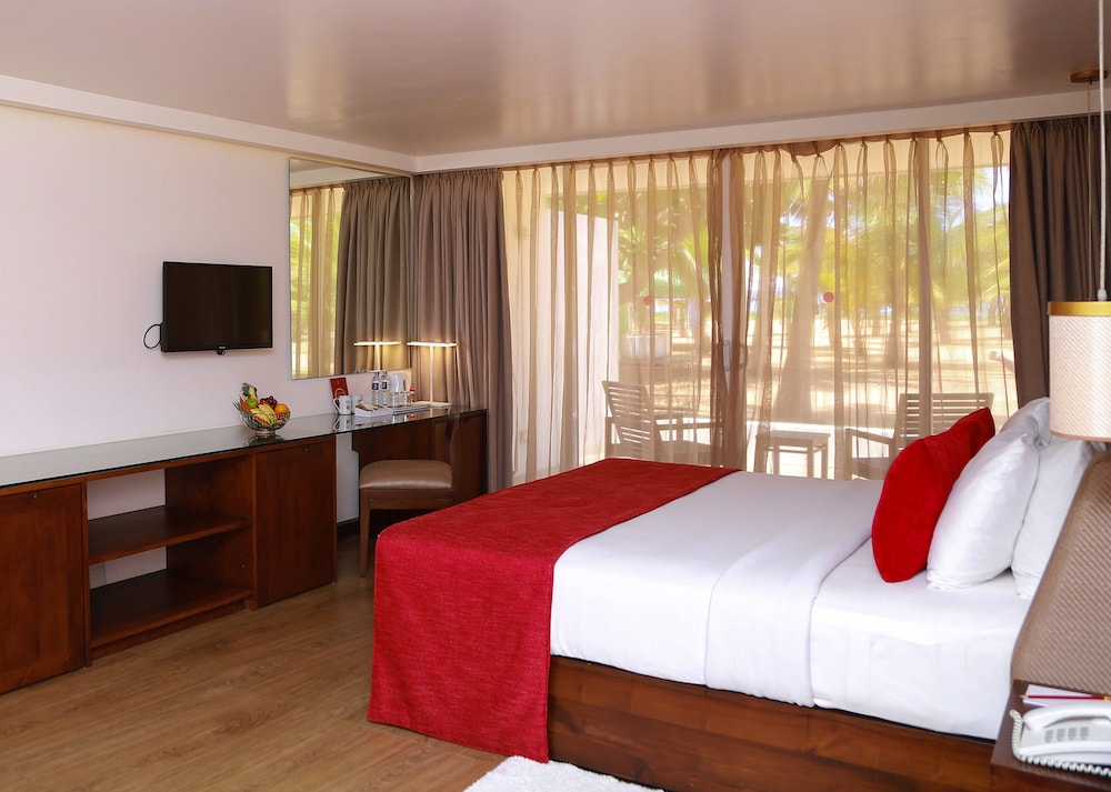 Pegasus Reef - A Beach Resort in Colombo — Hotel rooms in Wattala, Western Province