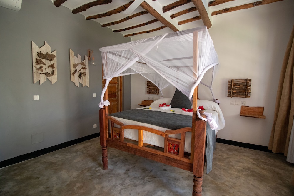 Nest Style Beach Hotel Zanzibar — Hotel rooms in Makunduchi, Zanzibar South