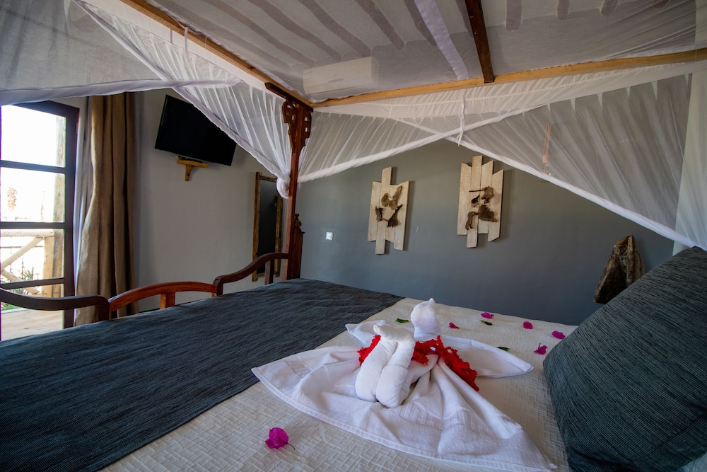 Nest Style Beach Hotel Zanzibar — Hotel rooms in Makunduchi, Zanzibar South