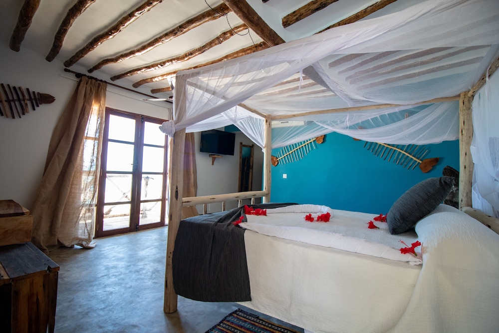 Nest Style Beach Hotel Zanzibar — Hotel rooms in Makunduchi, Zanzibar South