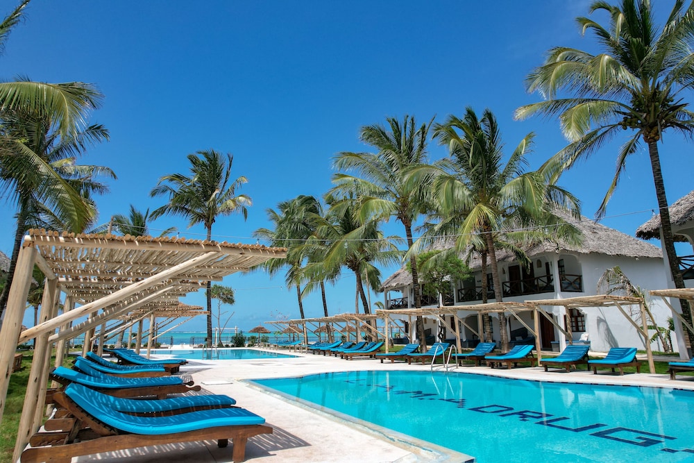 Nest Style Beach Hotel Zanzibar — Swimming pool in Makunduchi, Zanzibar South