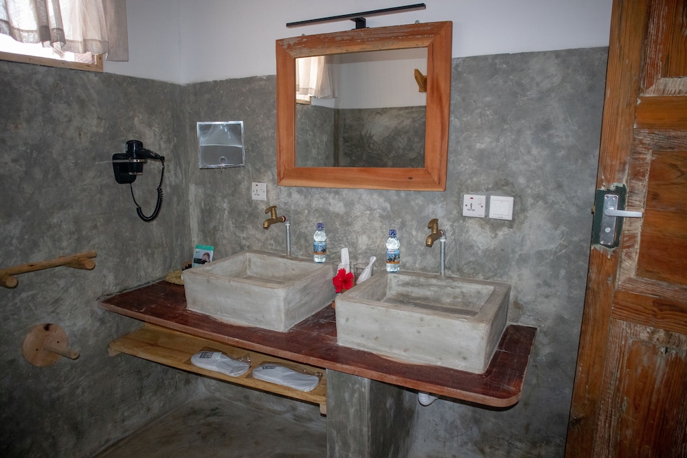 Nest Style Beach Hotel Zanzibar — Hotel rooms in Makunduchi, Zanzibar South