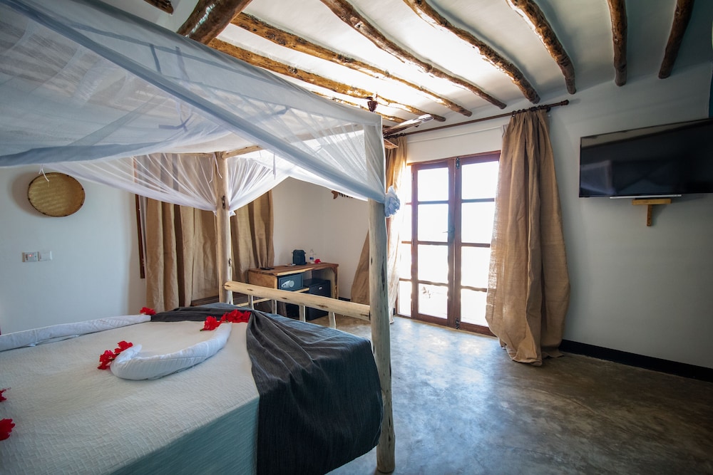 Nest Style Beach Hotel Zanzibar — Hotel rooms in Makunduchi, Zanzibar South
