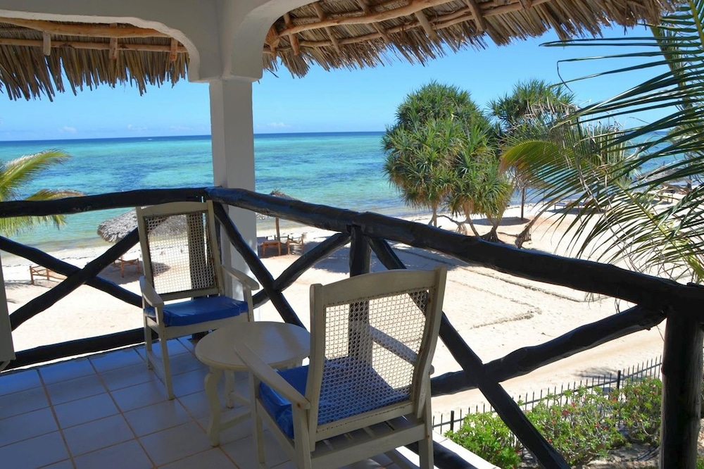 Nest Style Beach Hotel Zanzibar — Beach in Makunduchi, Zanzibar South