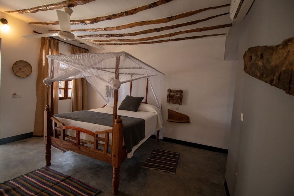 Nest Style Beach Hotel Zanzibar — Hotel rooms in Makunduchi, Zanzibar South