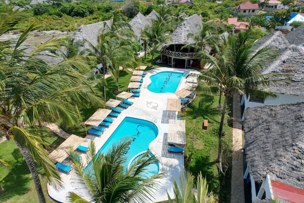 Nest Style Beach Hotel Zanzibar — Swimming pool in Makunduchi, Zanzibar South