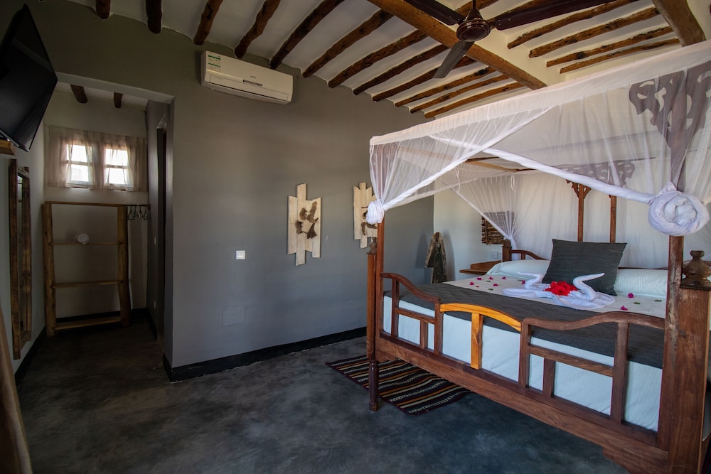 Nest Style Beach Hotel Zanzibar — Hotel rooms in Makunduchi, Zanzibar South