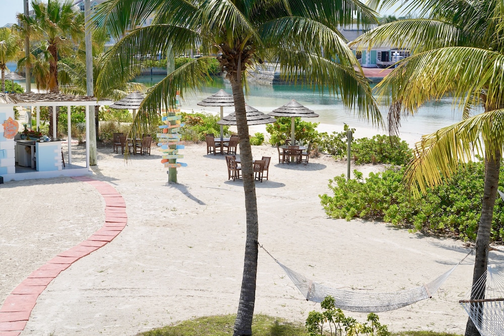 Sandyport Beach Resort — Restaurant & bars in Nassau, New Providence