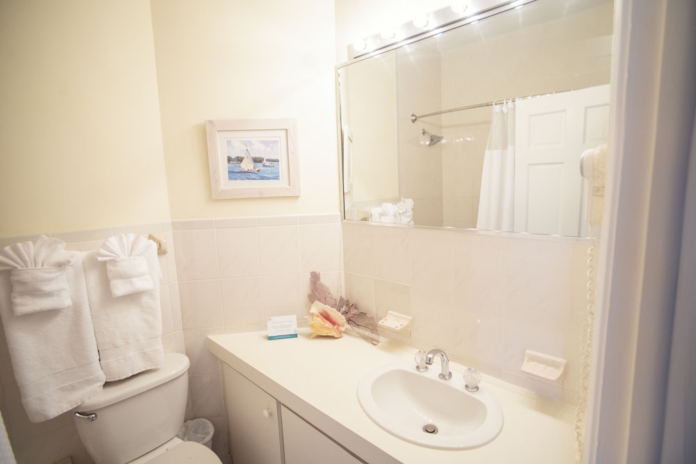 Sandyport Beach Resort — Hotel rooms in Nassau, New Providence