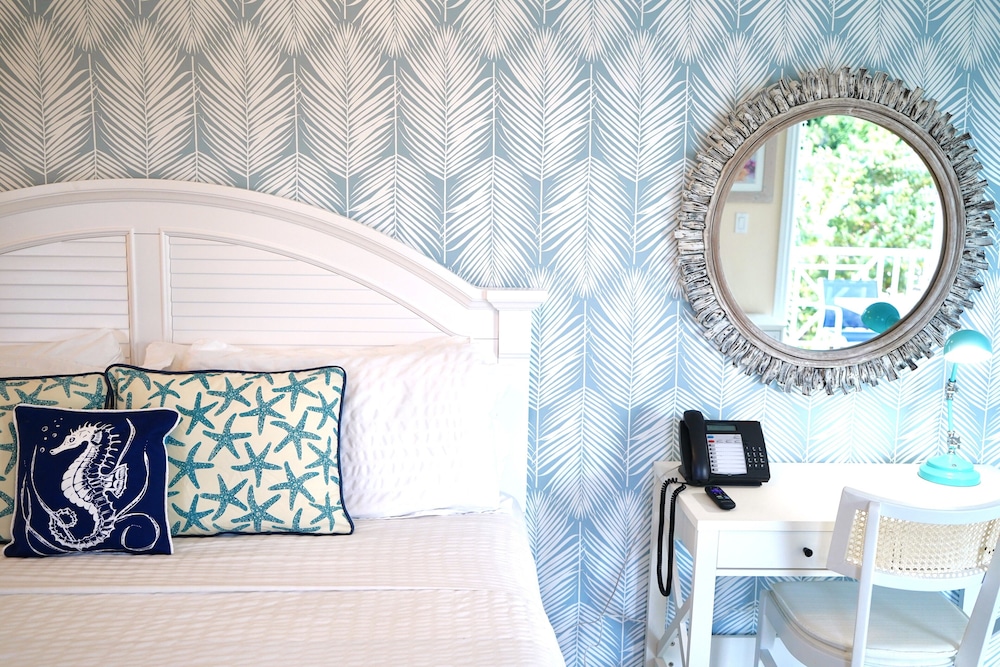 Sandyport Beach Resort — Hotel rooms in Nassau, New Providence
