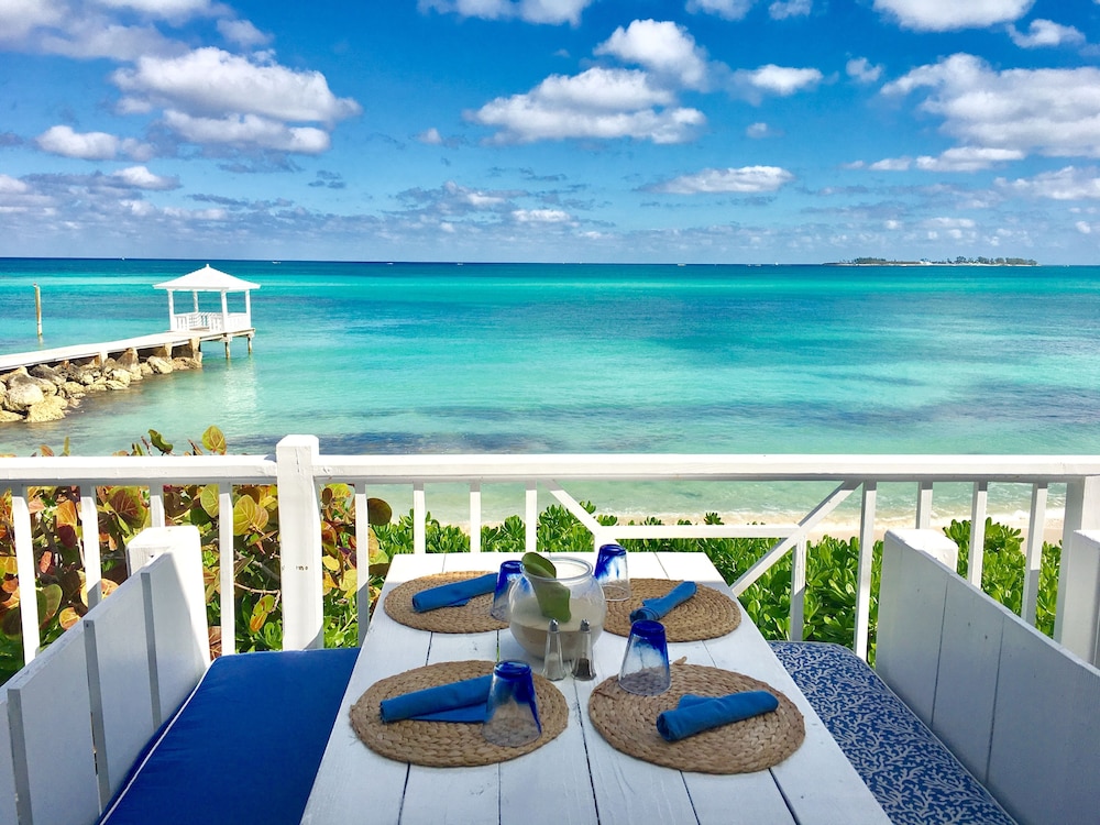 Sandyport Beach Resort — Restaurant & bars in Nassau, New Providence