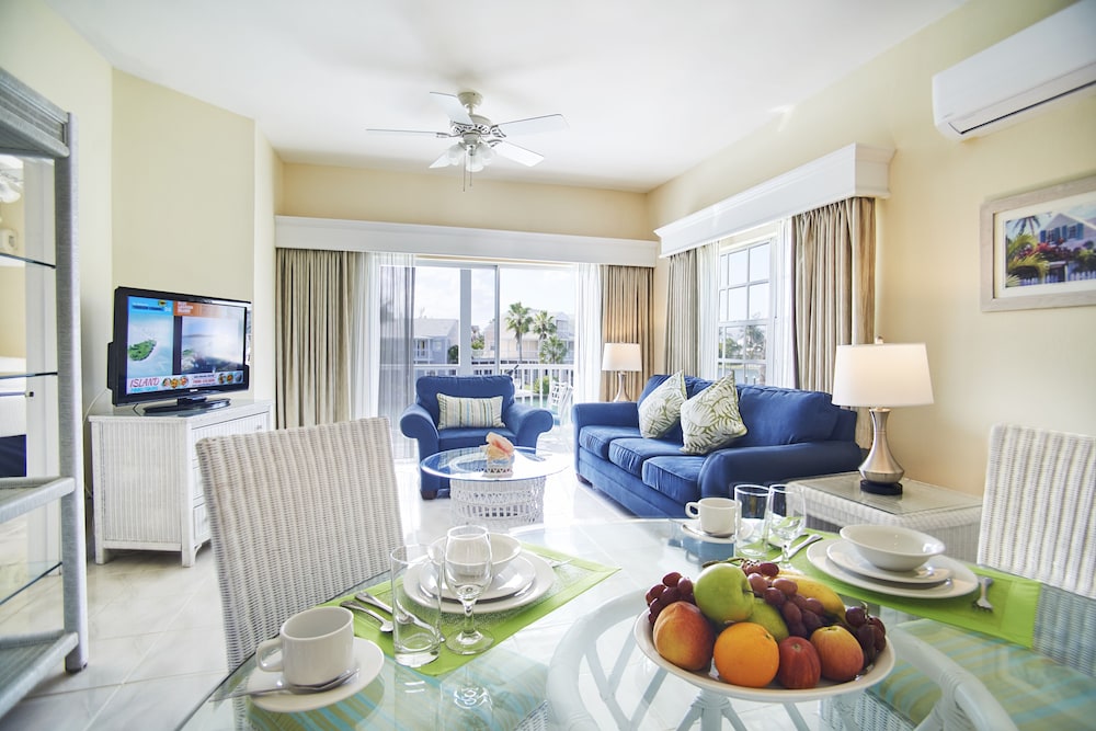 Sandyport Beach Resort — Hotel rooms in Nassau, New Providence