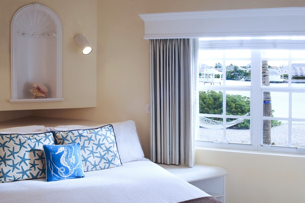 Sandyport Beach Resort — Hotel rooms in Nassau, New Providence