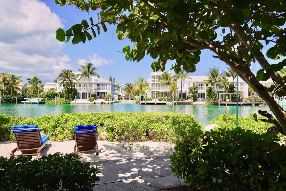 Sandyport Beach Resort — Attractions in the area in Nassau, New Providence