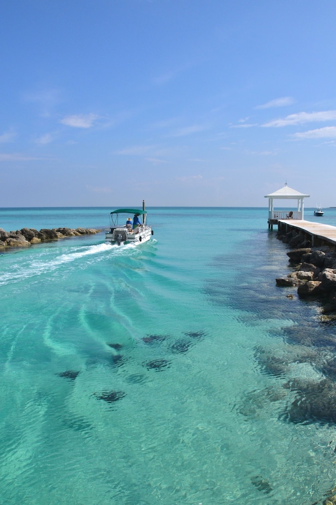 Sandyport Beach Resort — Attractions in the area in Nassau, New Providence