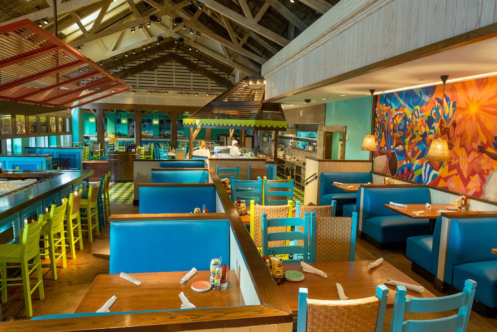 Harborside Resort & Vacation Rentals at Atlantis — Restaurant & bars in Paradise Island, New Providence