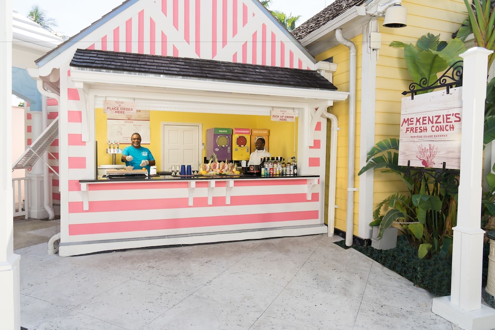 Harborside Resort & Vacation Rentals at Atlantis — Restaurant & bars in Paradise Island, New Providence
