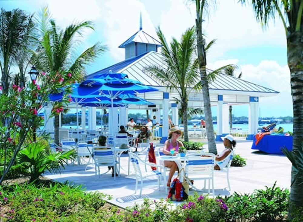 Harborside Resort & Vacation Rentals at Atlantis — Restaurant & bars in Paradise Island, New Providence