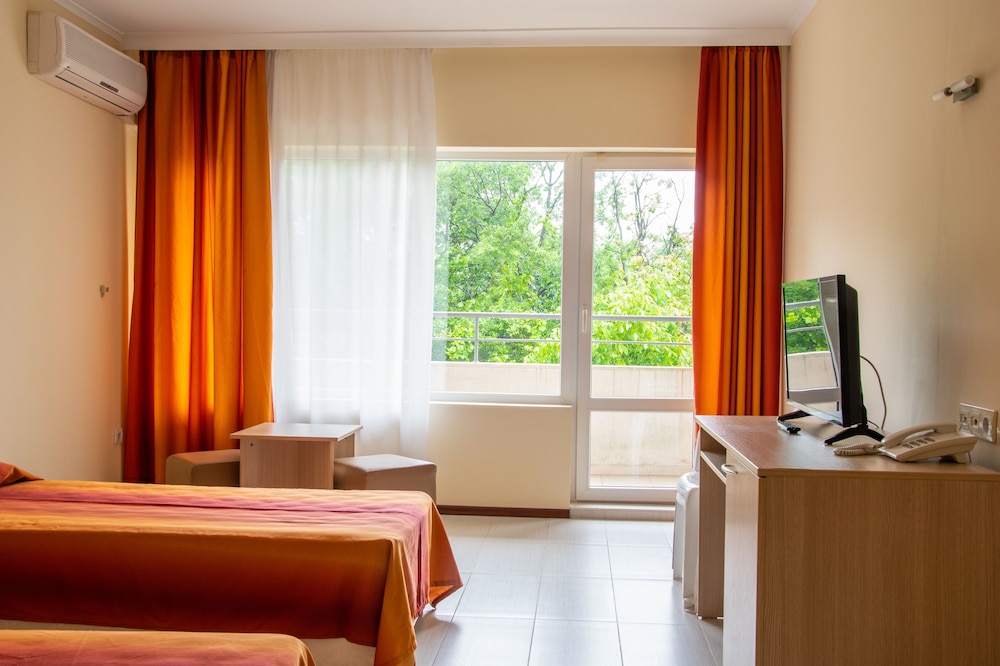 Park Hotel Bellevue — Hotel rooms in Golden Sands, Varna Region