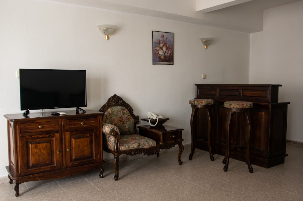 Park Hotel Bellevue — Hotel rooms in Golden Sands, Varna Region