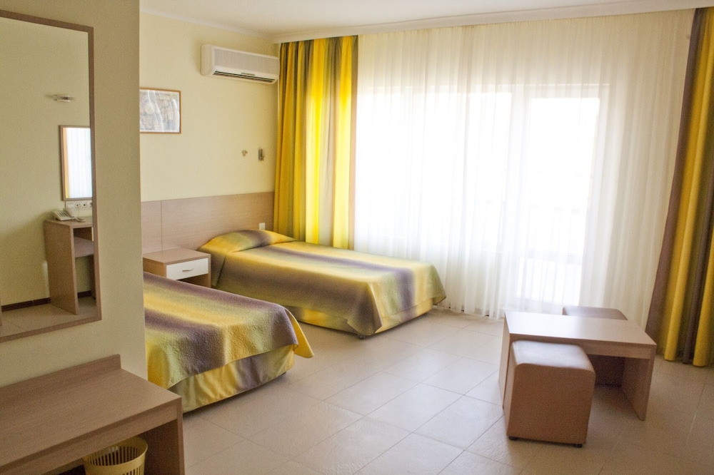 Park Hotel Bellevue — Hotel rooms in Golden Sands, Varna Region