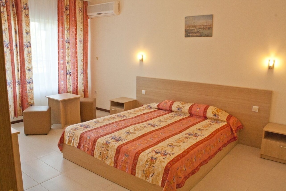 Park Hotel Bellevue — Hotel rooms in Golden Sands, Varna Region
